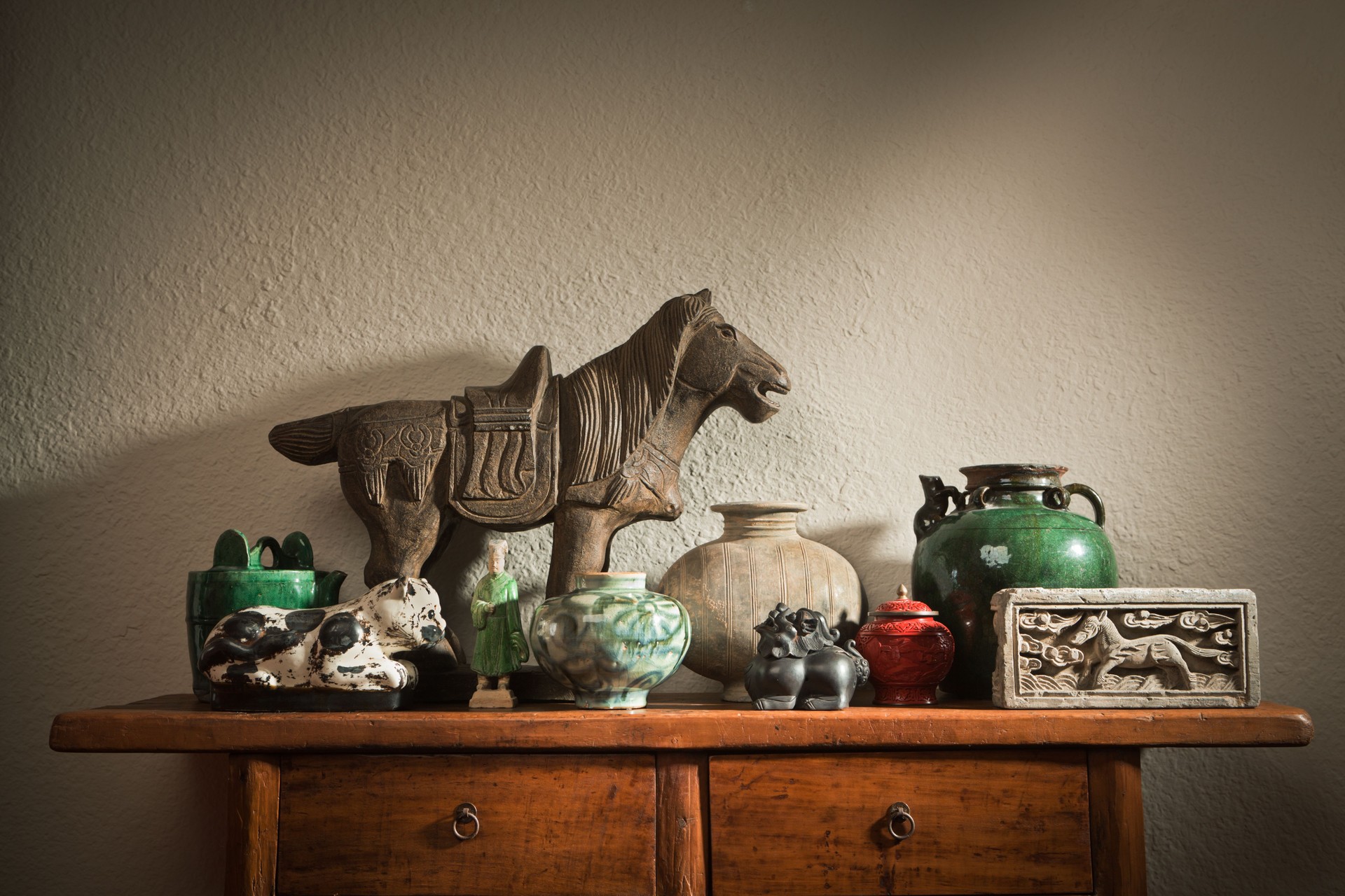 Display of Chinese Antique Store Decorative Objects and Potteries Hz